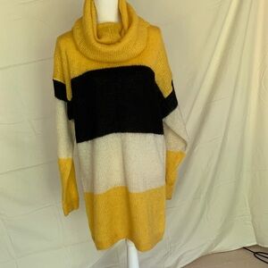 Colorblock Turtleneck Sweater - Yellow, Black, Cream